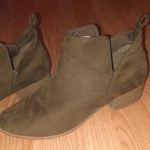 AMERICAN EAGLE SHOES